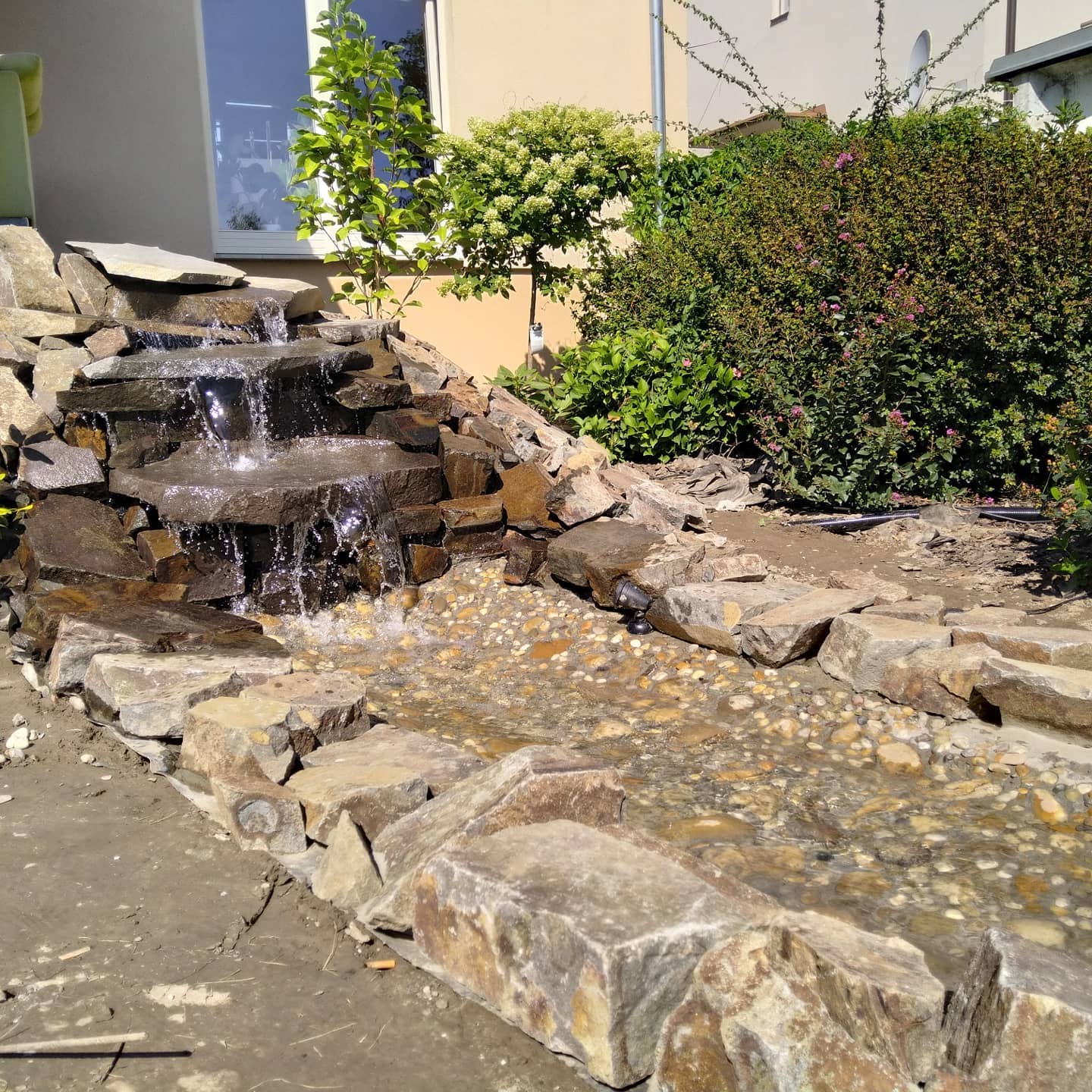 Tím Lux Garden pri práci